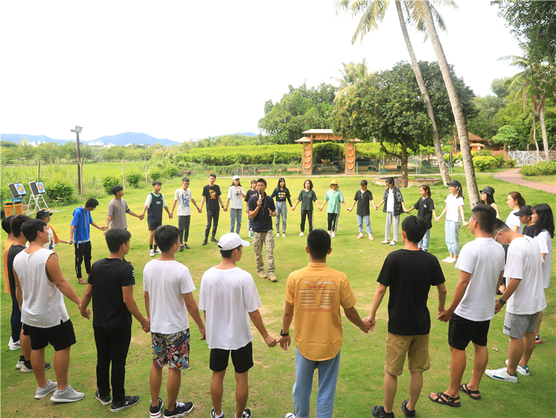 學(xué)子們體驗(yàn)青塘村戶外拓展活動(dòng).01