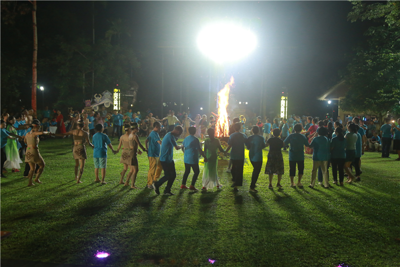 5、300名老同學分別40載 檳榔谷聚首重溫激情歲月