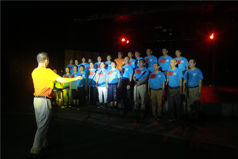 7、300名老同學分別40載 檳榔谷聚首重溫激情歲月