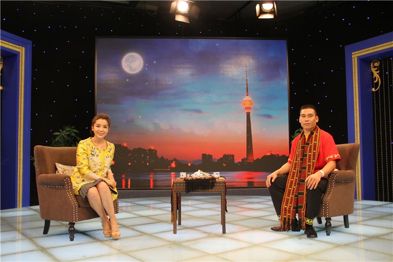 1、吉貴做客央視《逐夢時代》 講述“海南檳榔谷的旅游蛻變之路”