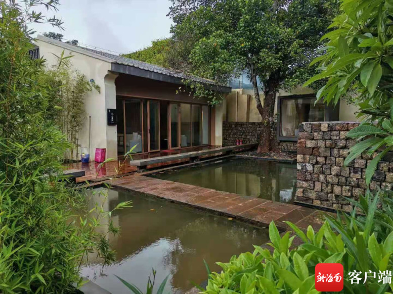 00320958279_2d2fc8cf